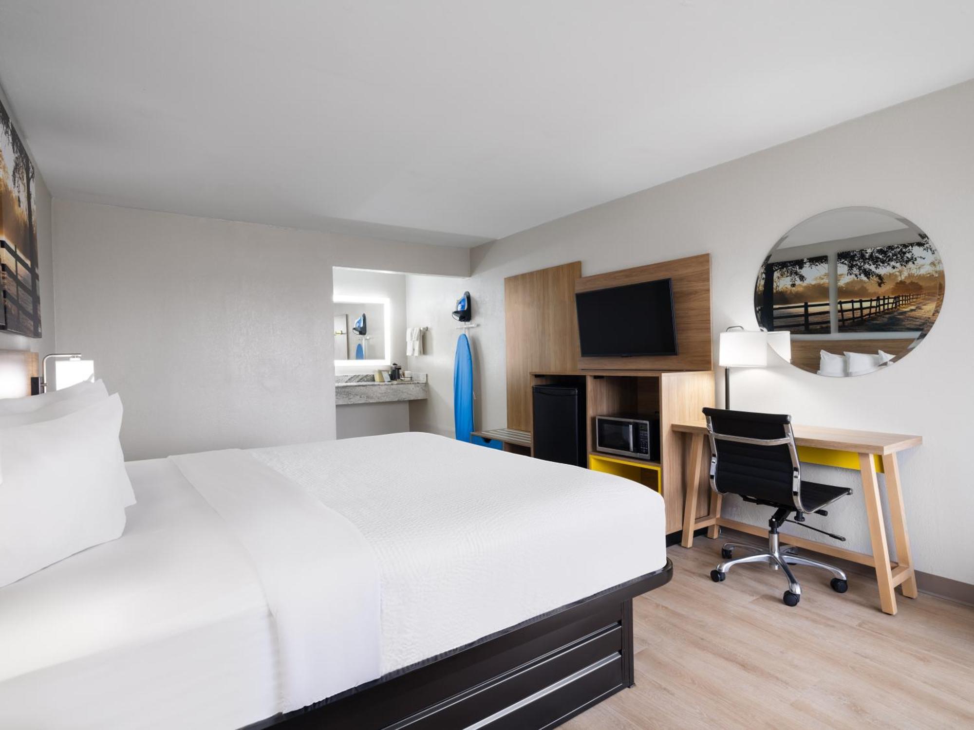 Days-Inn By Wyndham Montgomery I-85 Exteriör bild